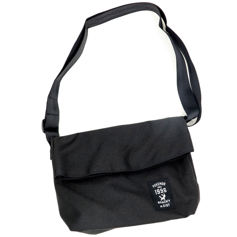 ポケモン 口折れショルダー ショルダー バッグ ピカチュウ 約28×21×10cm 黒 スマホポーチ ゲームポーチ ショルダーポーチ おしゃれ かわいい 大人 子供 キッズ 男の子 女の子 ポケットモンスター キャラクター