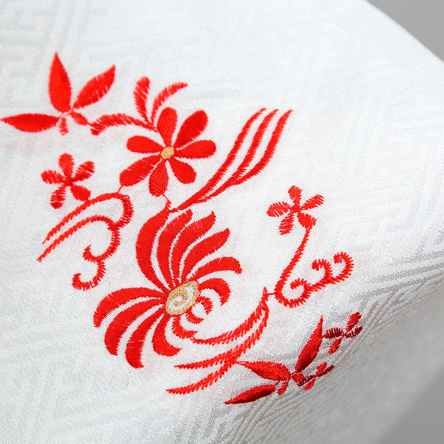 お子様用 刺繍柄おまかせ 刺繍入り半衿(14cm×90cm)(半襟 はんえり 和装小物 礼装 着付け 衿元 襟元 子供用 七五三 753 3歳 7歳 女児 お雛様 ひな祭り)ON【和装呉服】 (在庫限り)