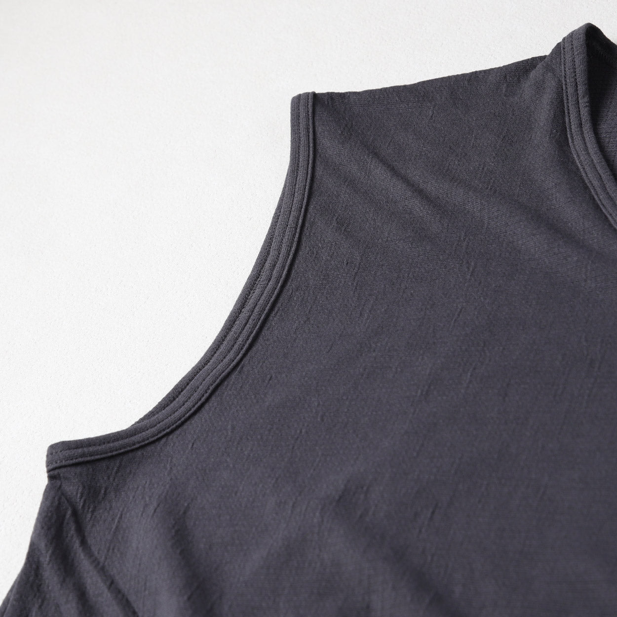 インナー メンズ シャツ Vネック ノースリーブ tシャツ 綿素材 綿混 無地 楊柳 インナーシャツ 下着 蒸れない 涼しい 部屋着 肌着 男性 紳士 M L LL (在庫限り)