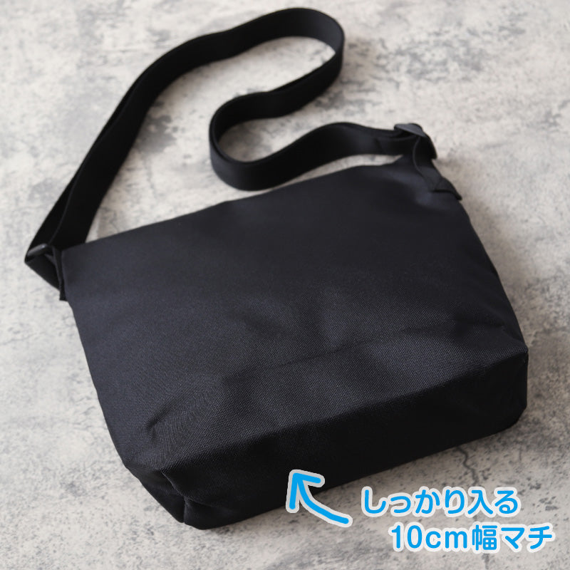 ポケットモンスター ピカチュウ 口折れショルダー ショルダーバッグ 約22.5×18×7cm ポケモン スマホポーチ ゲームポーチ ショルダー ショルダーポーチ おしゃれ かわいい 大人 (在庫限り)