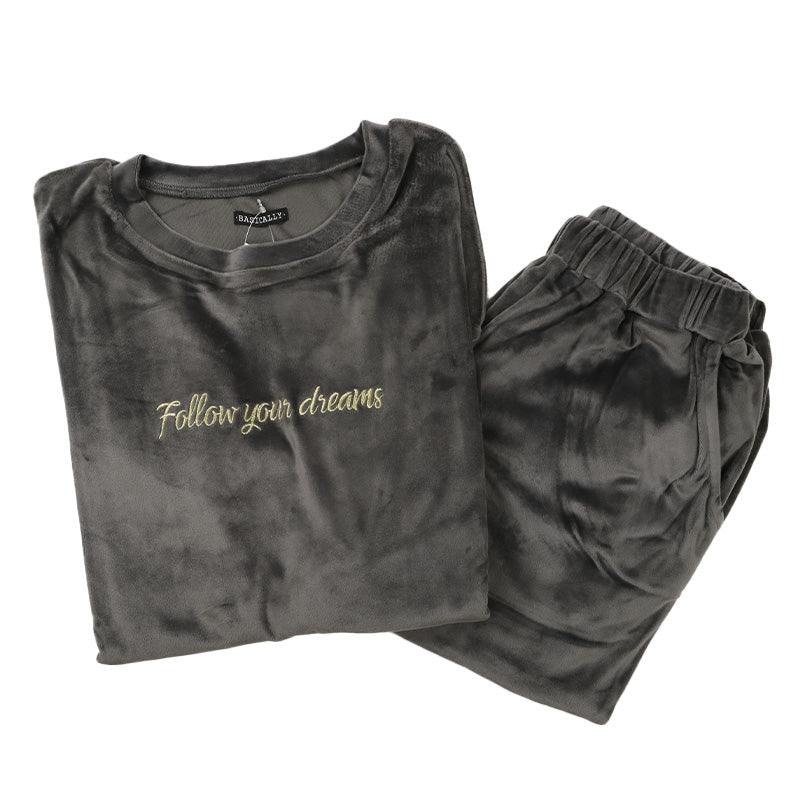 パジャマ レディース 上下セット ベロア 秋 冬 かわいい 丸首 長袖 M-L あったか 暖かい やわらかい シンプル ストレッチ 薄手 上下 シャギー ルームウエア 無地 婦人 刺繍 ロゴ 防寒 寒さ対策 冷え対策