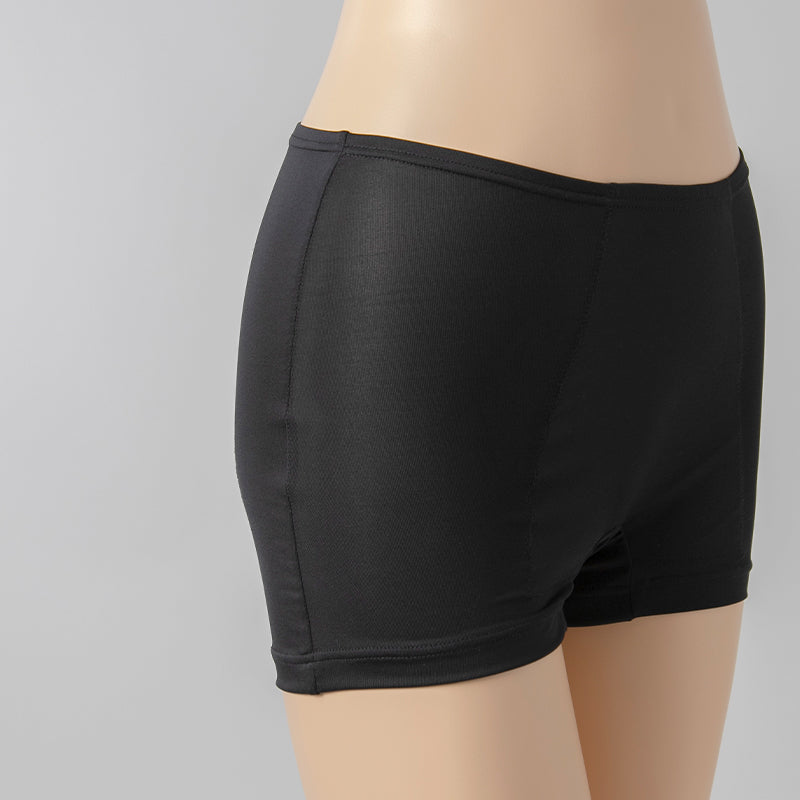 重ね履きパンツ オーバーパンツ サニタリー 防水布付き 透け防止 1分丈 吸汗速乾 ドライ 快適 フィット感 優しい ストレッチ サラサラ さらり やや薄手 スカートの下に重ねて安心 無地 ブラック 黒 透けない 伸縮性 スカート ズボンの下 レディース 女子 高校生 M L LL (在庫限り)